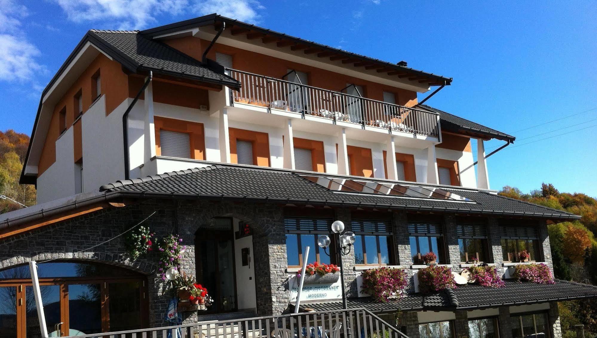 Albergo Moderno & Spa Fuipiano Valle Imagna Eksteriør billede