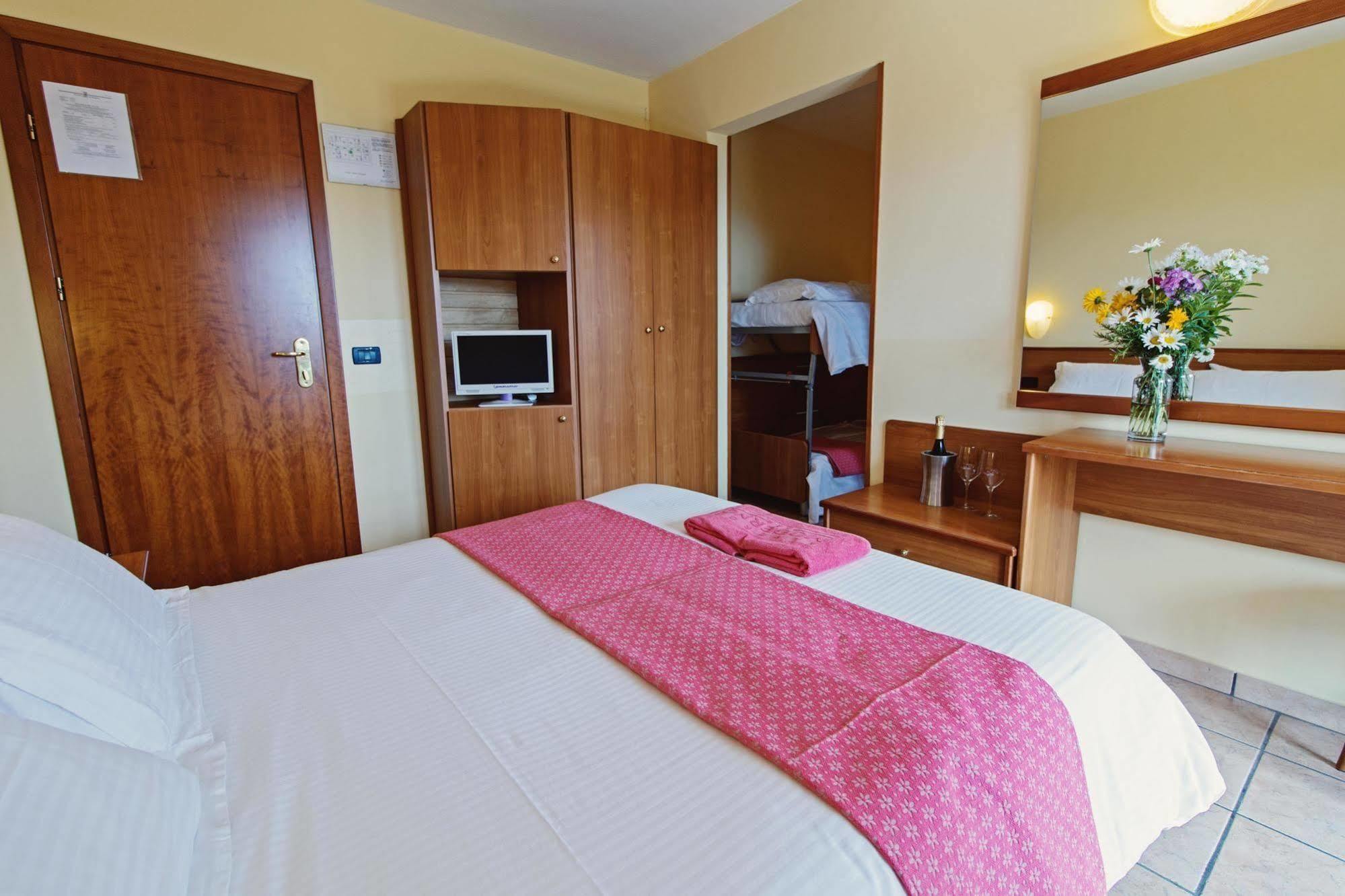 Albergo Moderno & Spa Fuipiano Valle Imagna Eksteriør billede